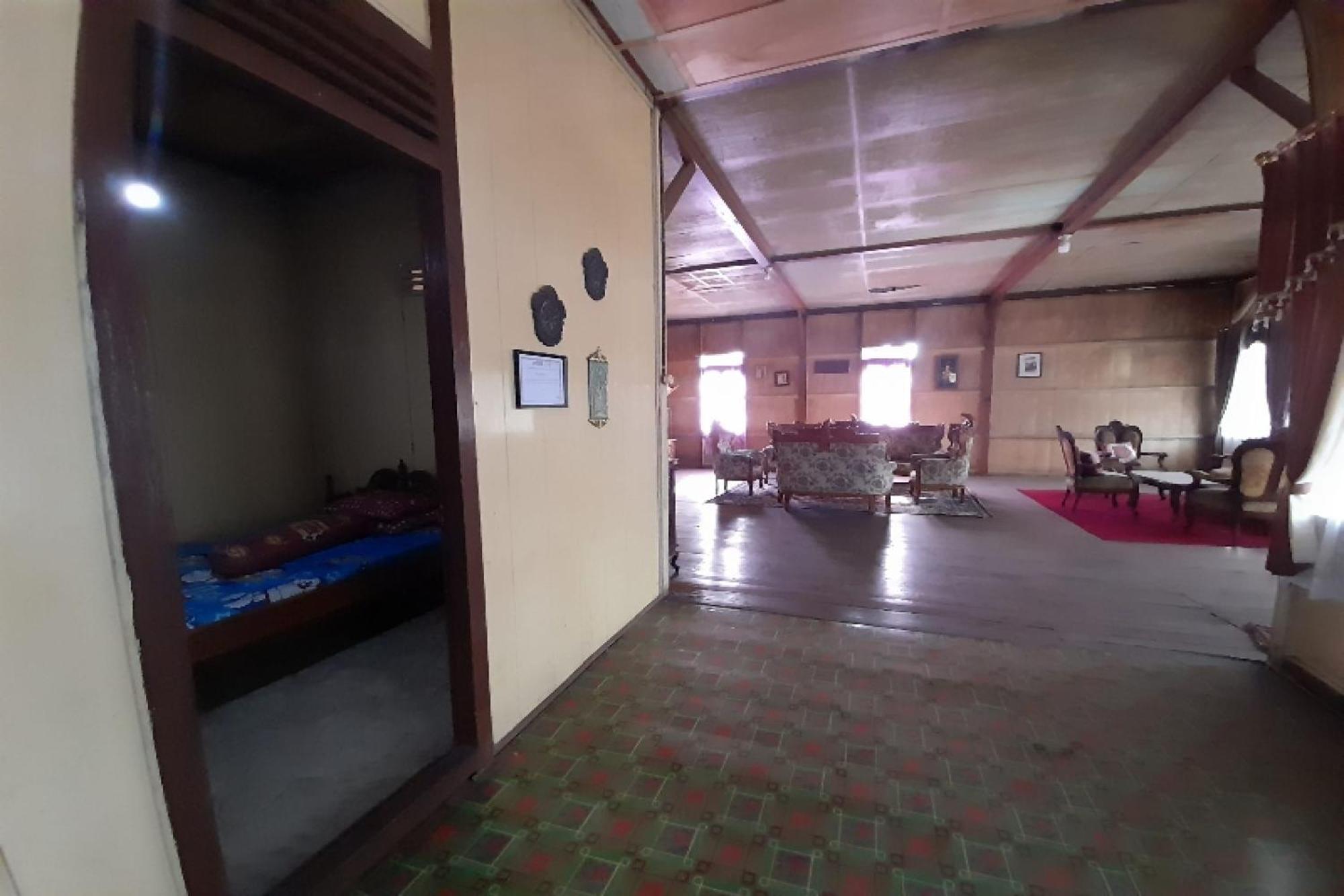 Oyo Homes 91248 Desa Wisata Banding Agung Danau Ranau Exterior foto
